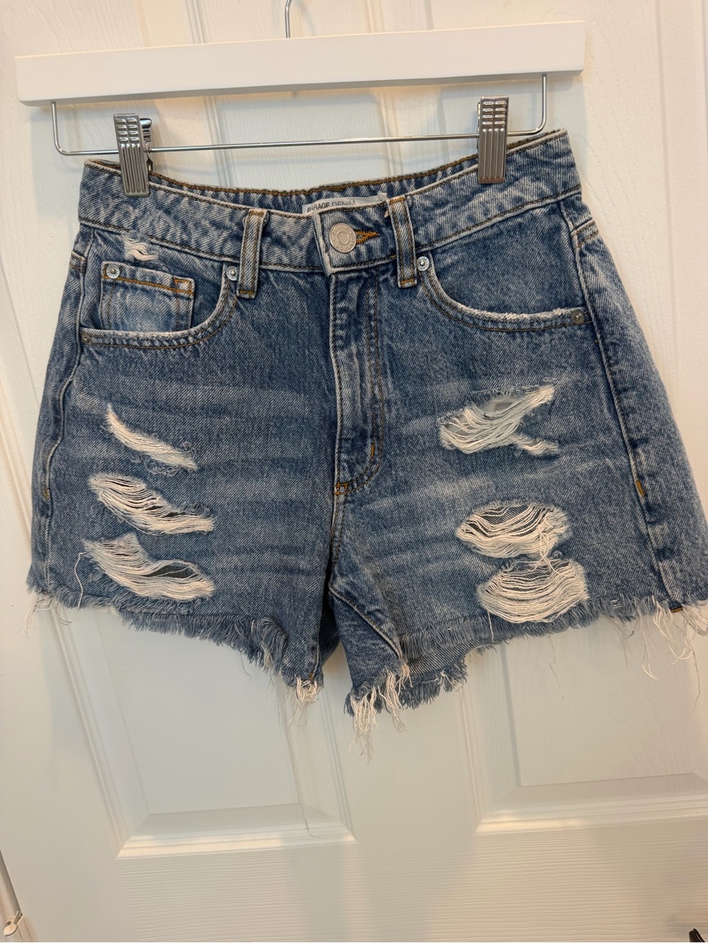 Garage Denim Mom Shorts Distressed Ripped Frayed Hem Size 0 / 24 jean